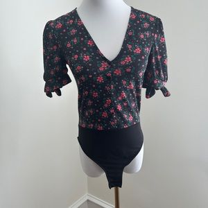 TOPSHOP V-NECK BODYSUIT